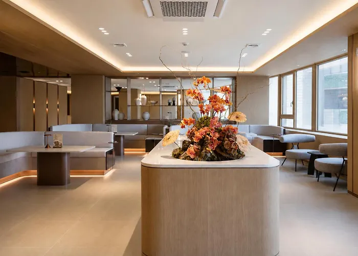 Отель Uh Continental Seoulcenter 4*