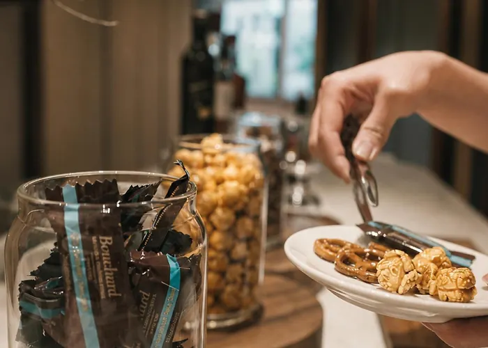 Отель Uh Continental Seoulcenter Сеул